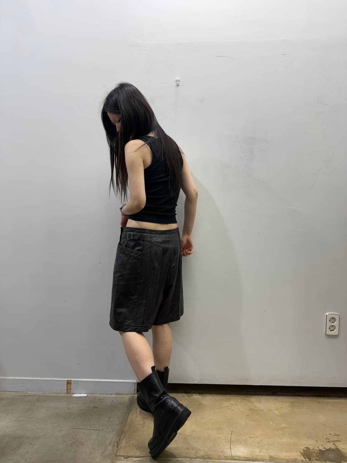 버건디 레더 버뮤다 팬츠 상품이미지6
