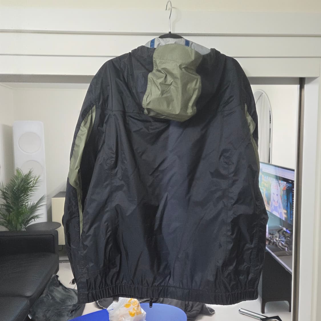 몽클레어W 바람막이 4사이즈. 유일 매물 상품이미지2
