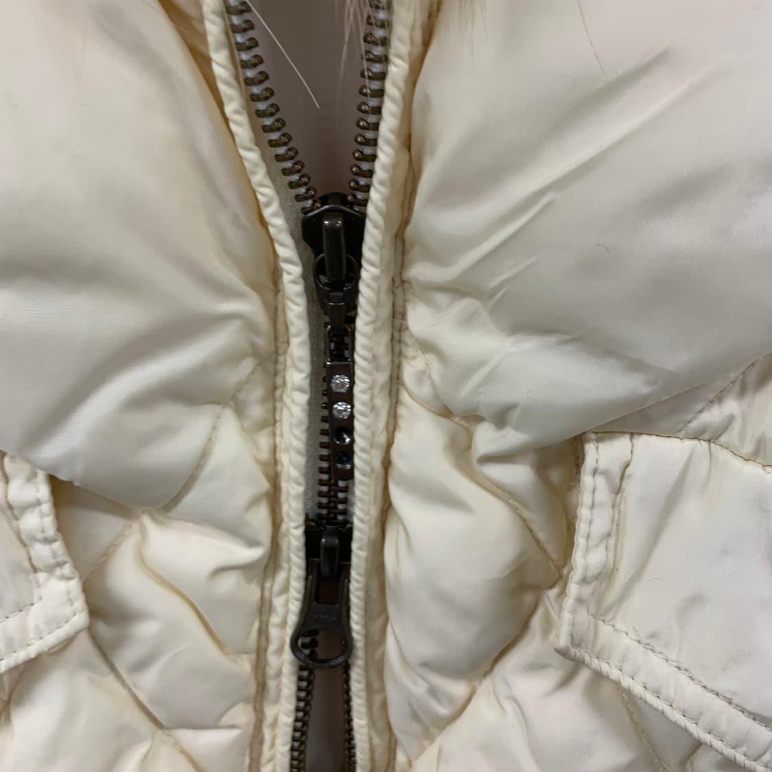 Japanese vintage 화이트 울프죠 퀼팅 패딩 상품이미지4