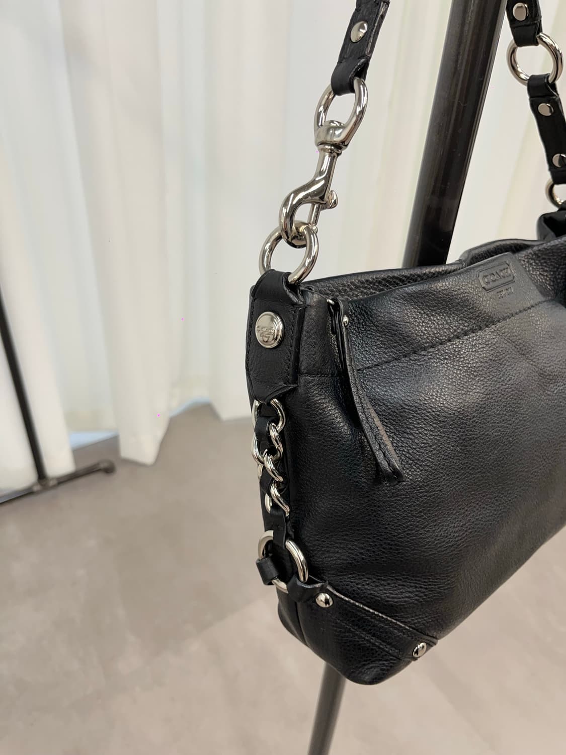 Coach Black Basic Shoulder Bag 상품이미지4