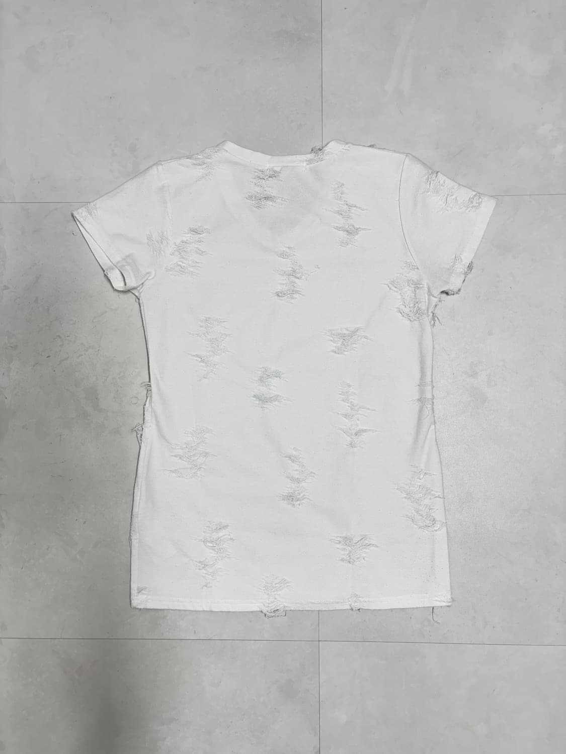 DISTRESSED V NECK TEE 상품이미지8