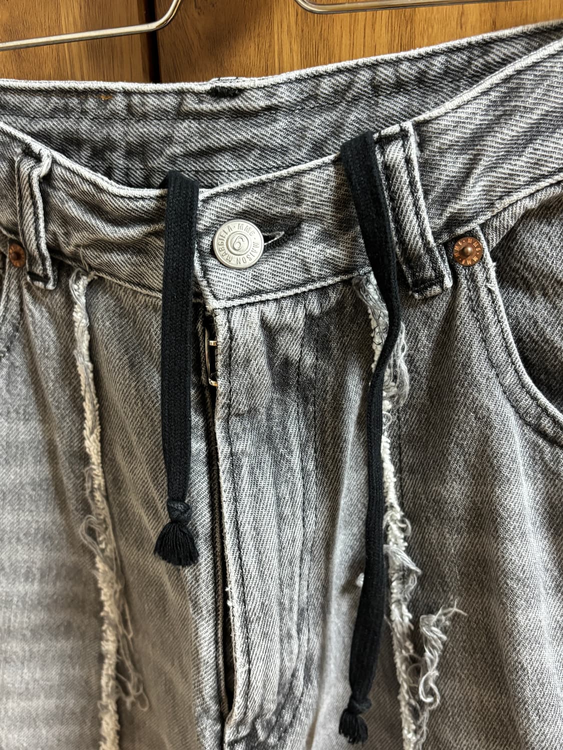 [29] MM6 워싱 데님 팬츠 상품이미지4