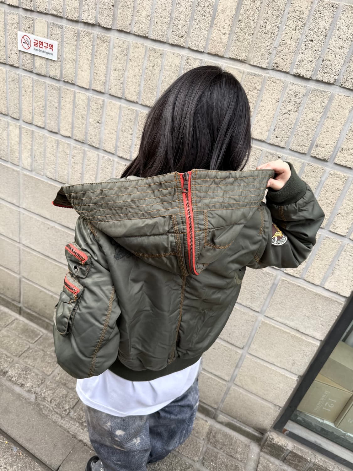 크롭 아웃포켓 디테일 봄버자켓 상품이미지6