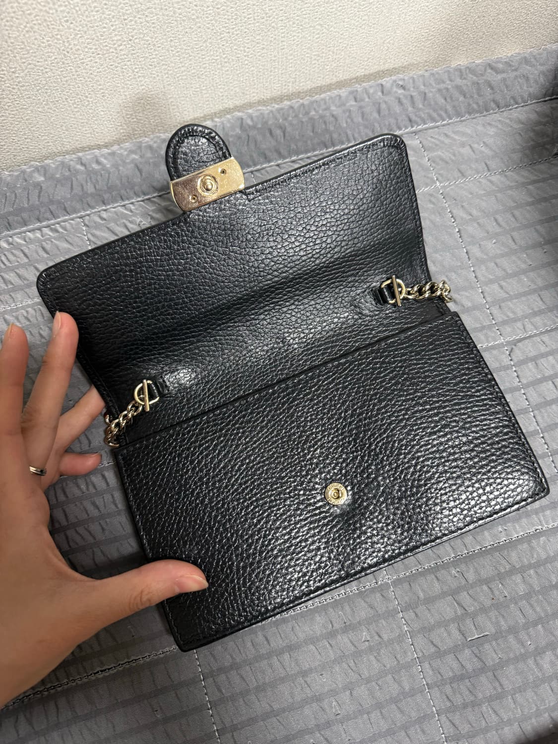 구찌 GG 인터로킹 체인 월렛백 상품이미지5