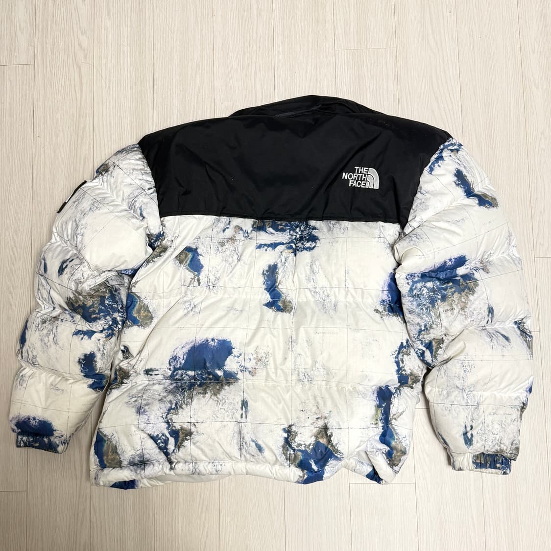 노스페이스 화이트라벨 노벨티 지구패딩 상품이미지2