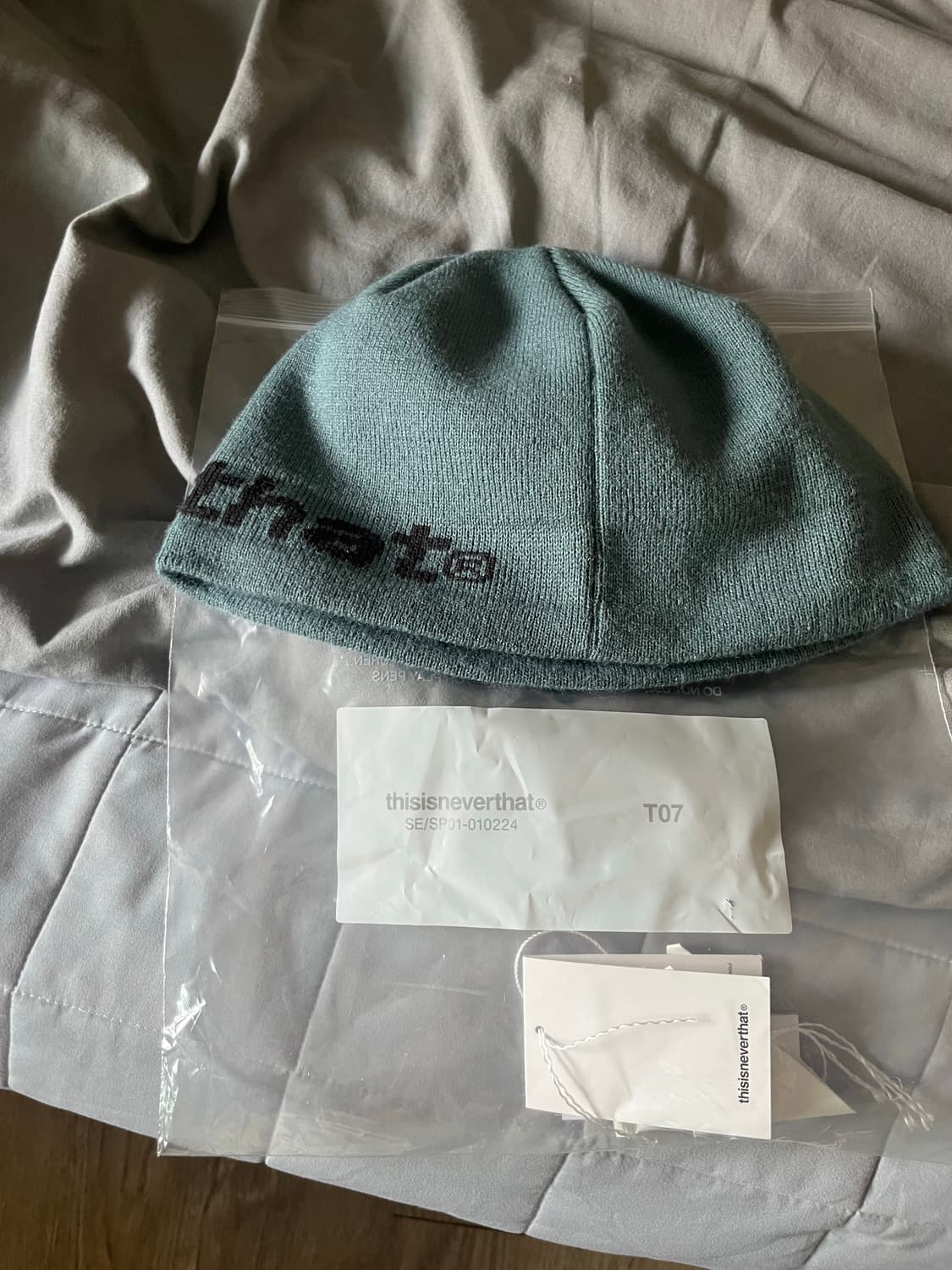 디스이즈네버뎃 SP-Logo No Cuff Beanie Light Gre 상품이미지1