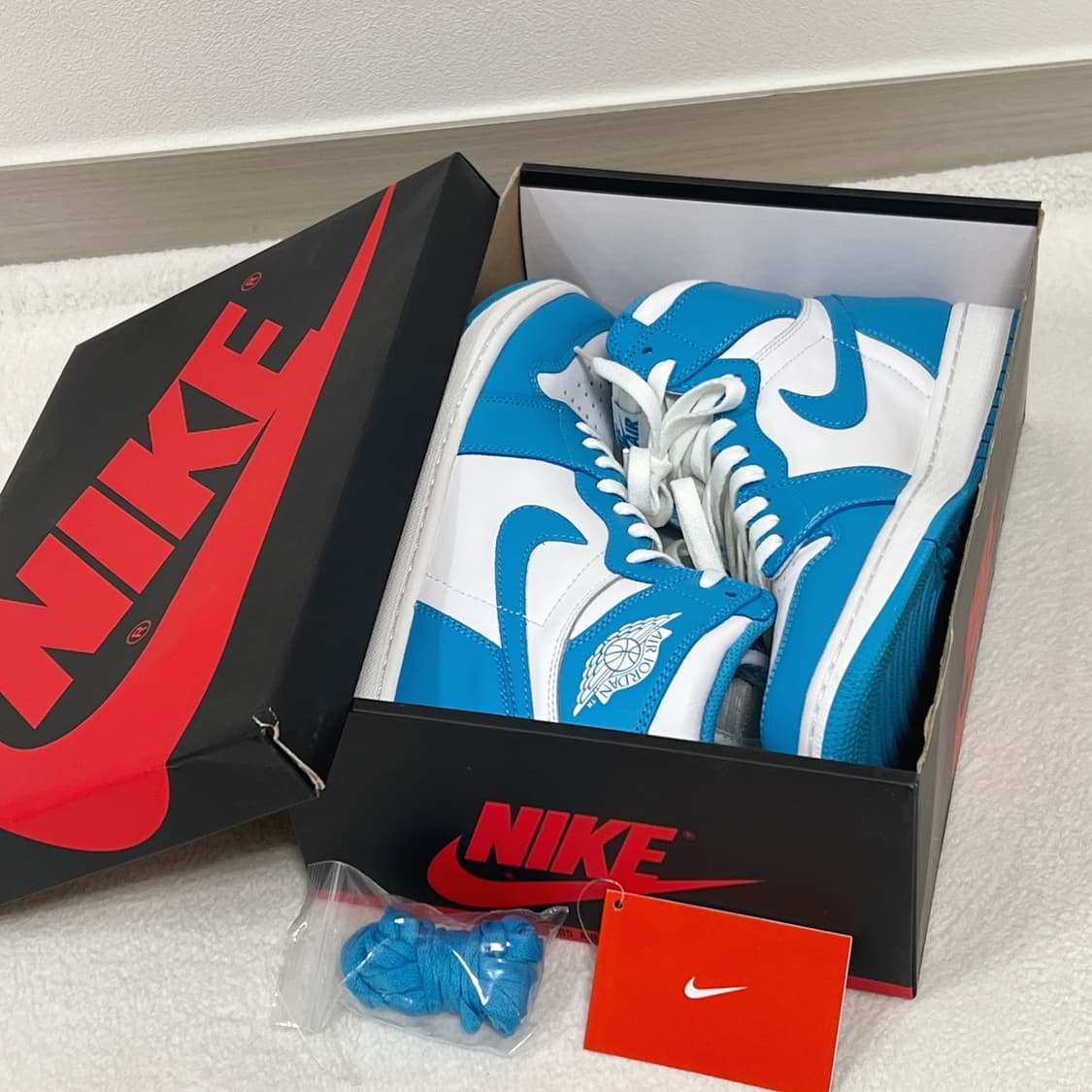 나이키 조던1 레트로 하이 OG UNC 상품이미지5