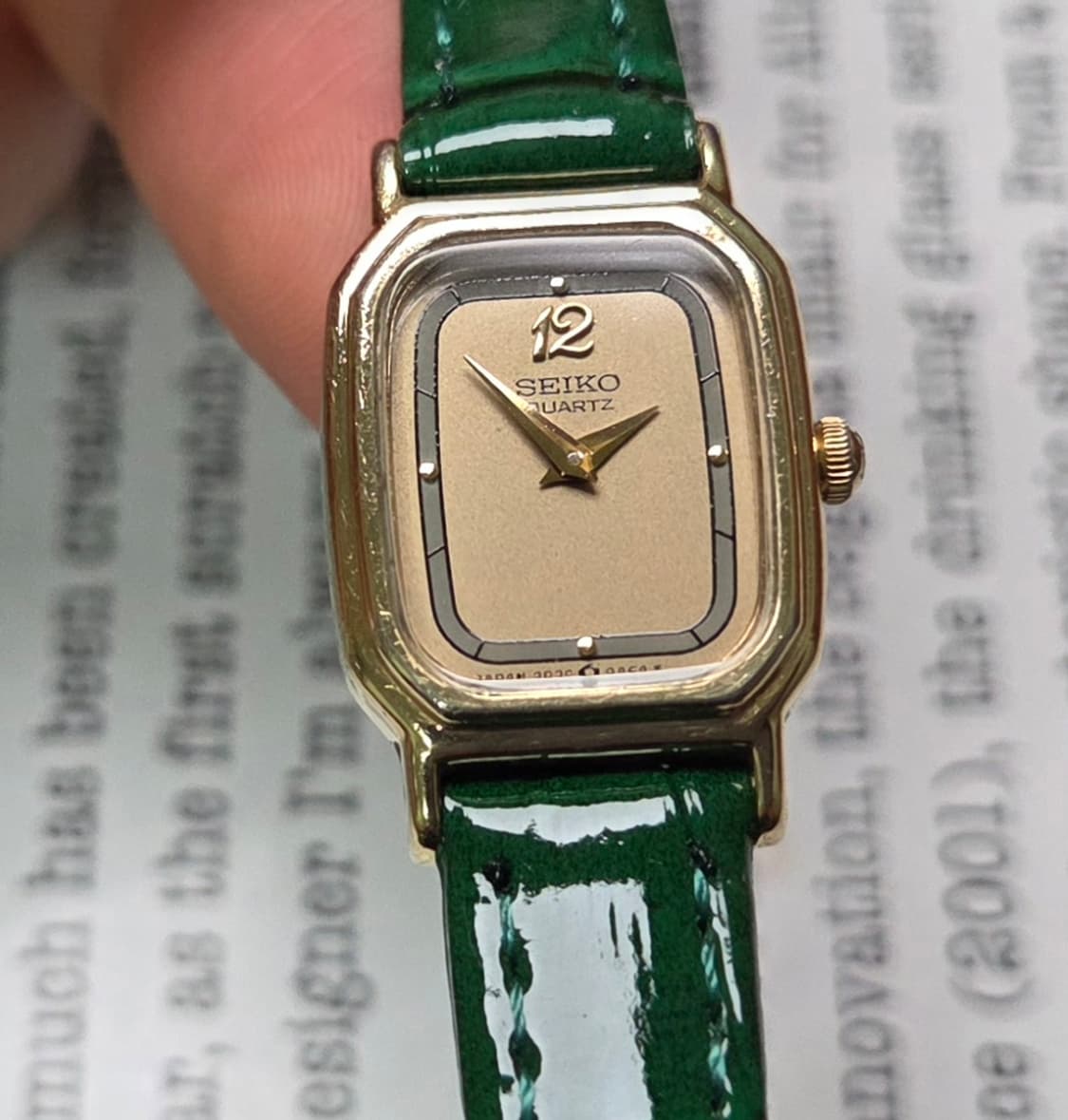 레어] 빈티지 세이코 미니탱크 희귀 투톤다이얼 칼침핸즈 슬림쿼츠 여성용  상품이미지9