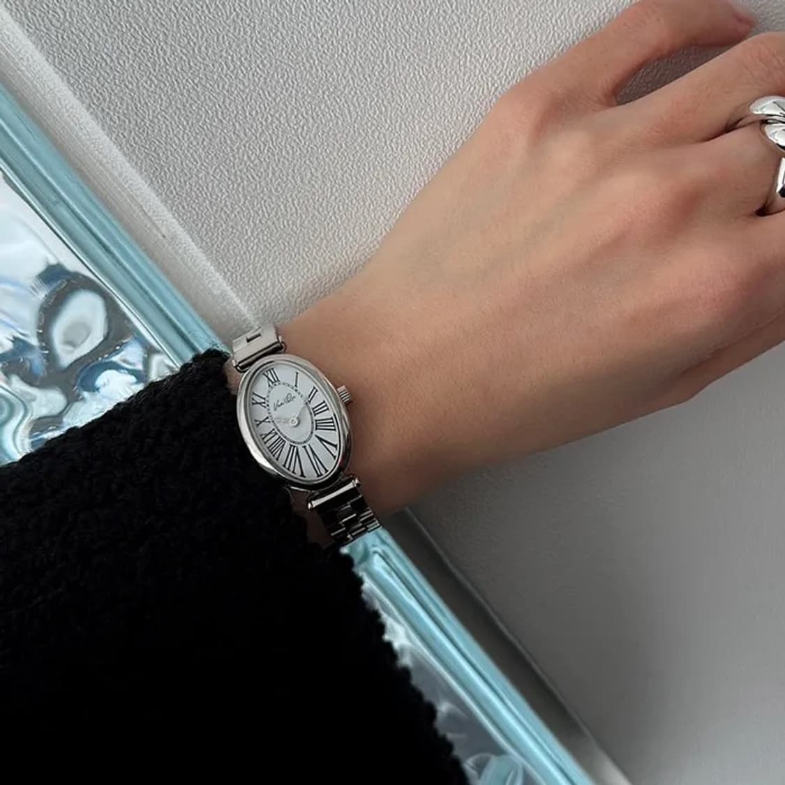 (미착용 새상품) 벤앤쿠 돔 실버/화이트 메탈 손목시계 상품이미지1