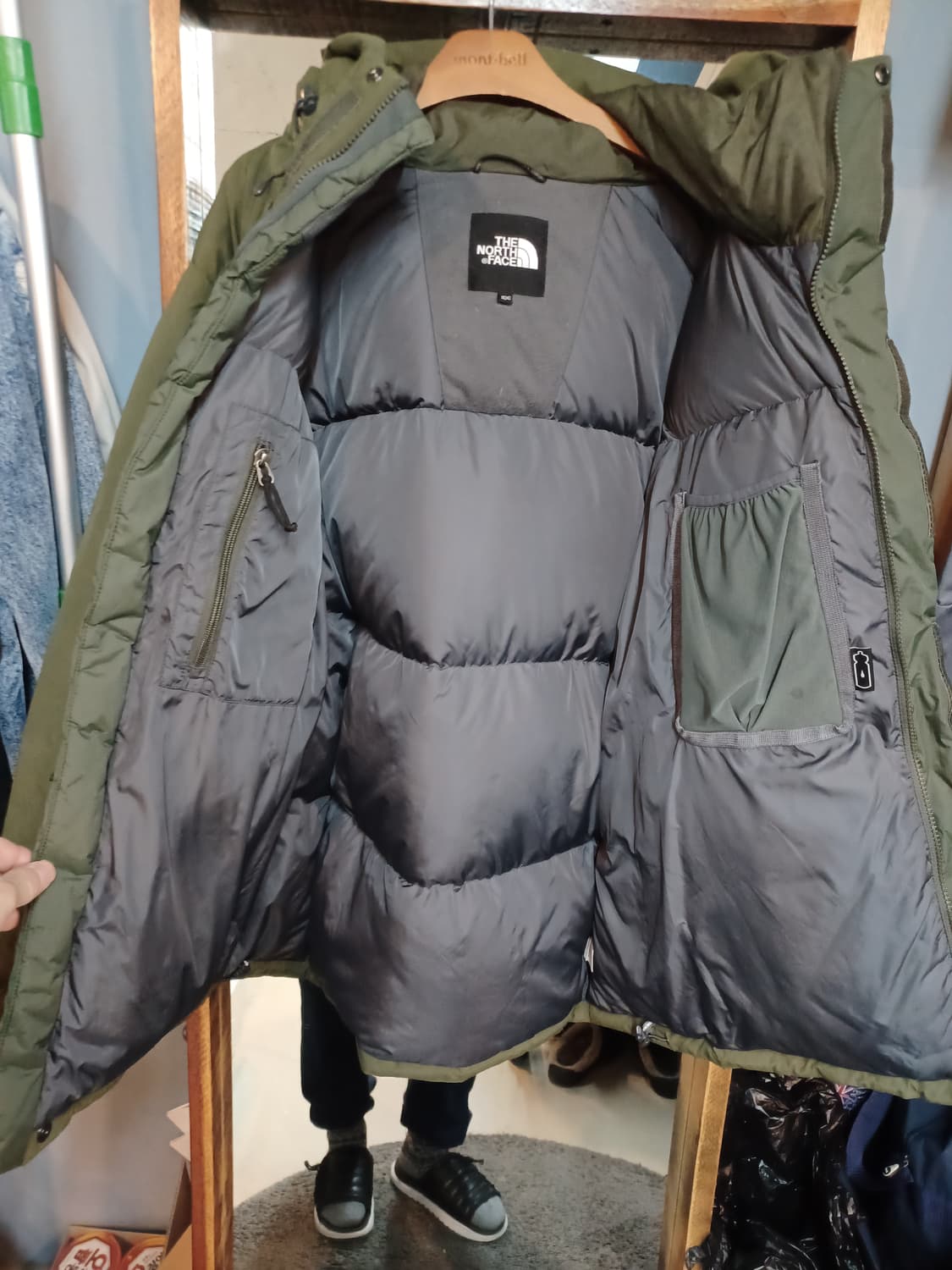 노스페이스 폴라다운 700 구스패딩 카키 L 상품이미지3