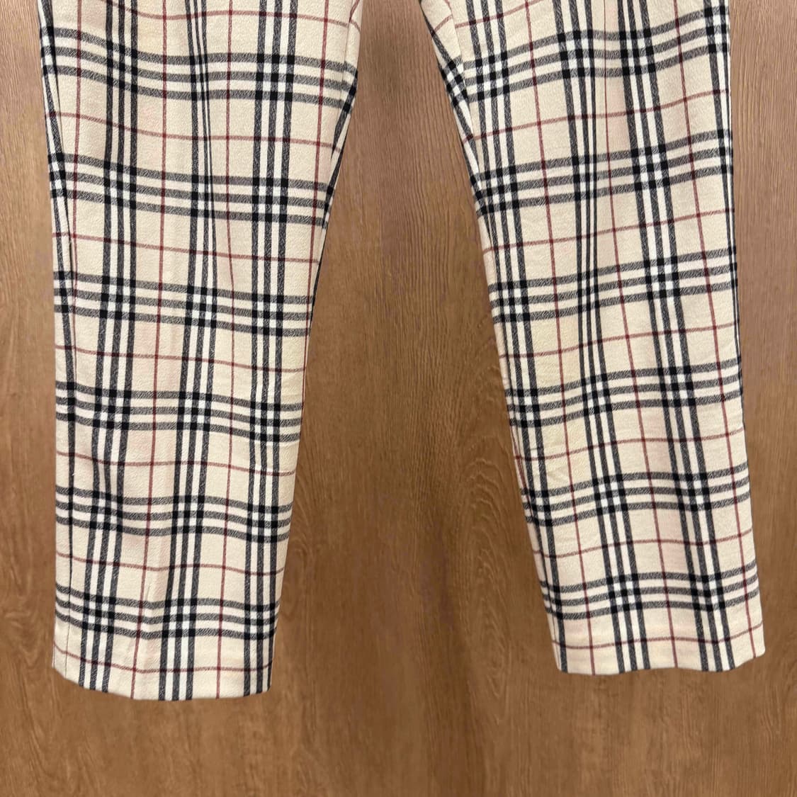 버버리 런던 클래식 노바체크 팬츠 지퍼 포켓 디테일 베이지 상품이미지5