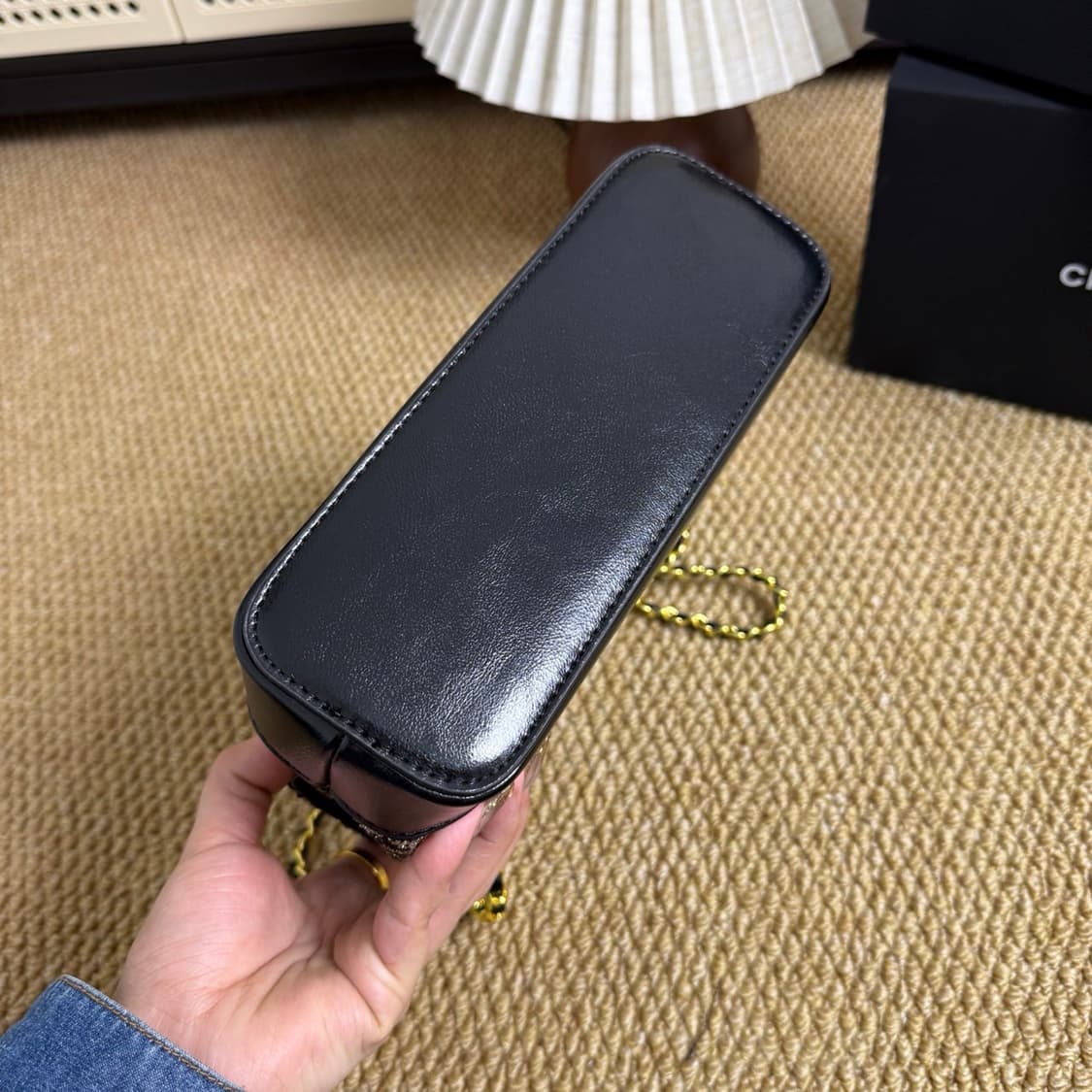 샤넬VIC 리미티드 러프 트위드 플립 커버백 블랙
Chanel Rough 상품이미지6