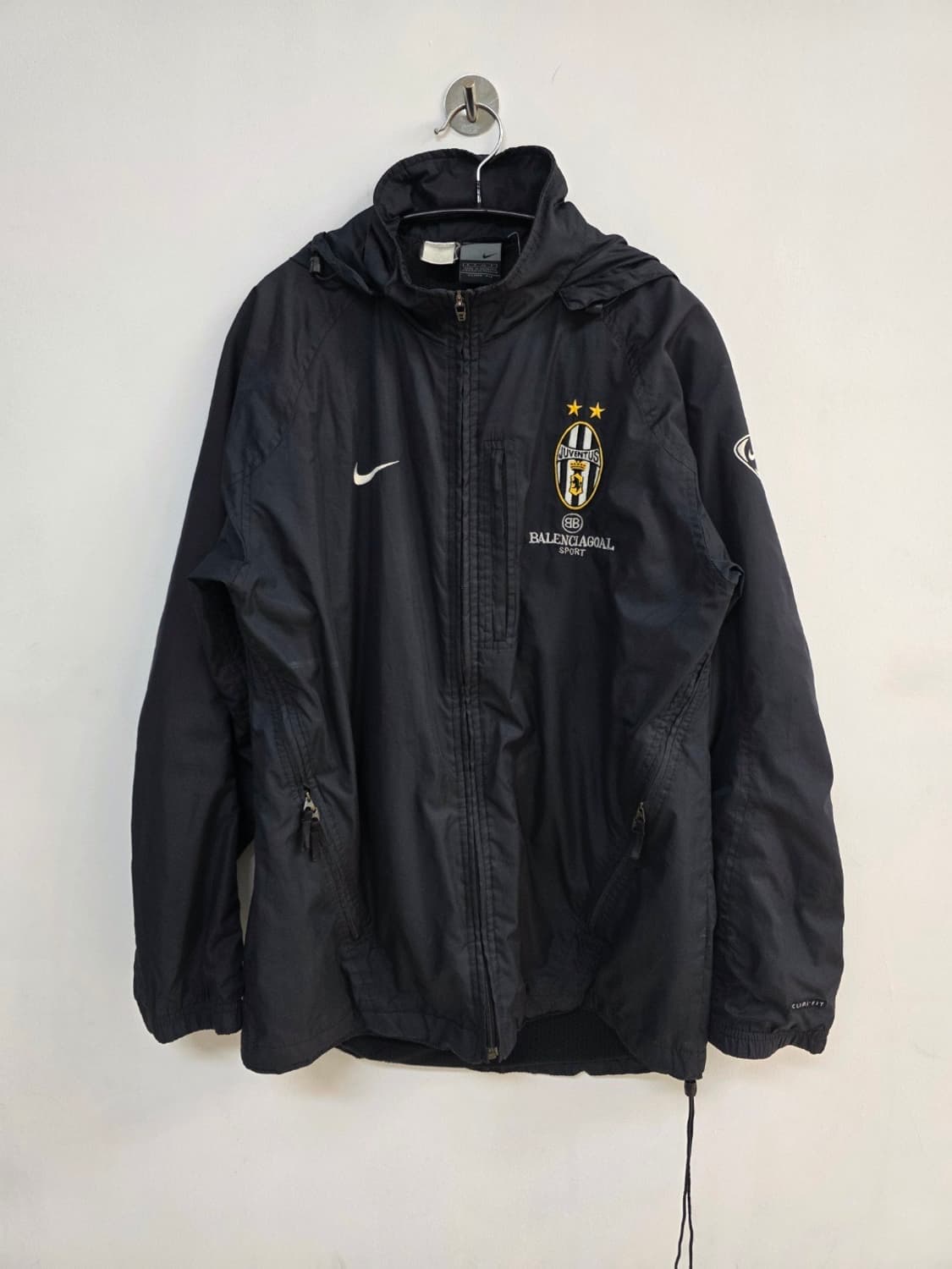 Nss sports 나이키 유벤투스 발렌시아골 패러디 바람막이 상품이미지1
