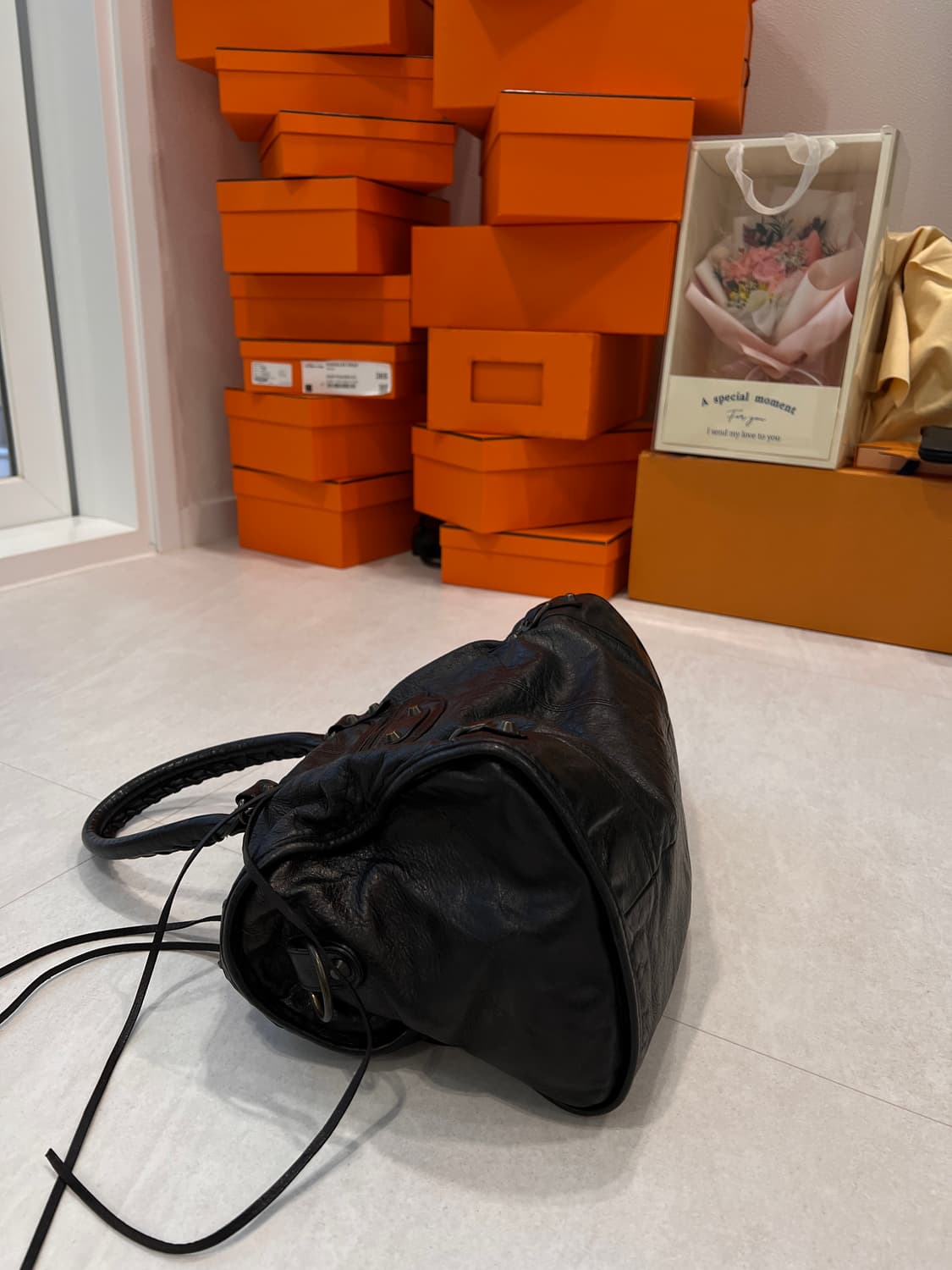 발렌시아가 시티 모터백 상품이미지2