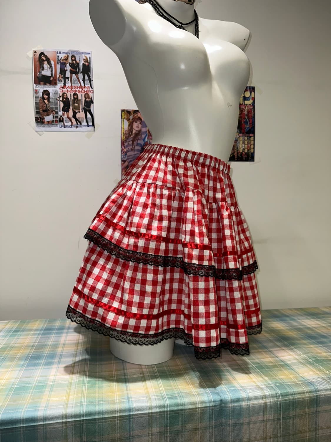 frill detail red checkered short skirt 상품이미지2