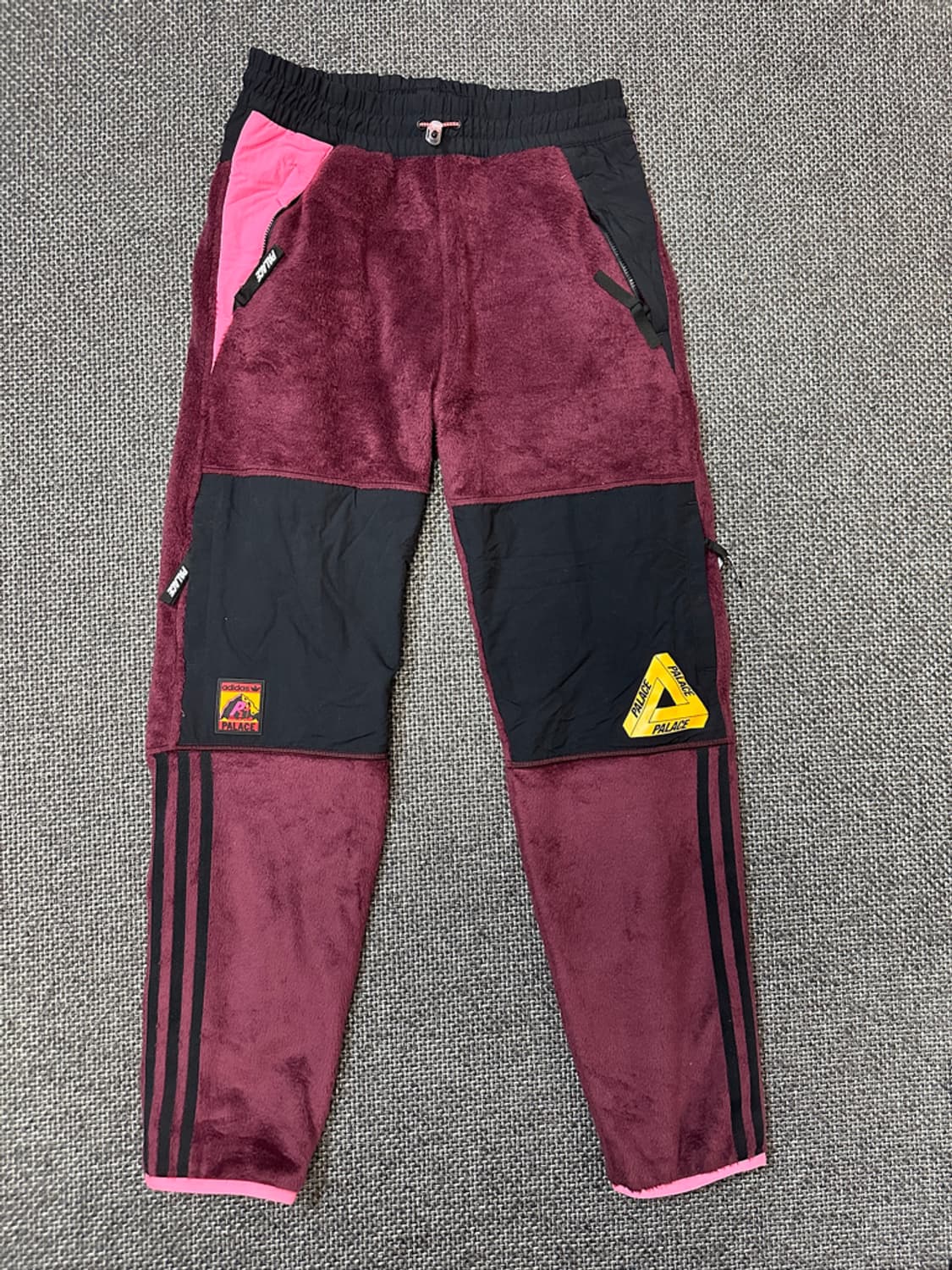 팔라스 X 아디다스 폴라 트랙 팬츠 마룬 상품이미지2