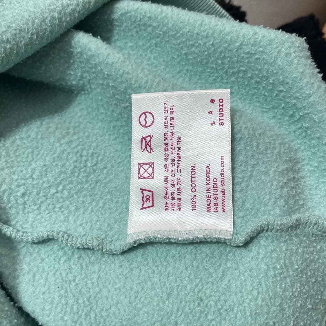 XL 아이앱 스튜디오 정품 크루넥 기모 애쉬 그린 맨투맨 상품이미지5