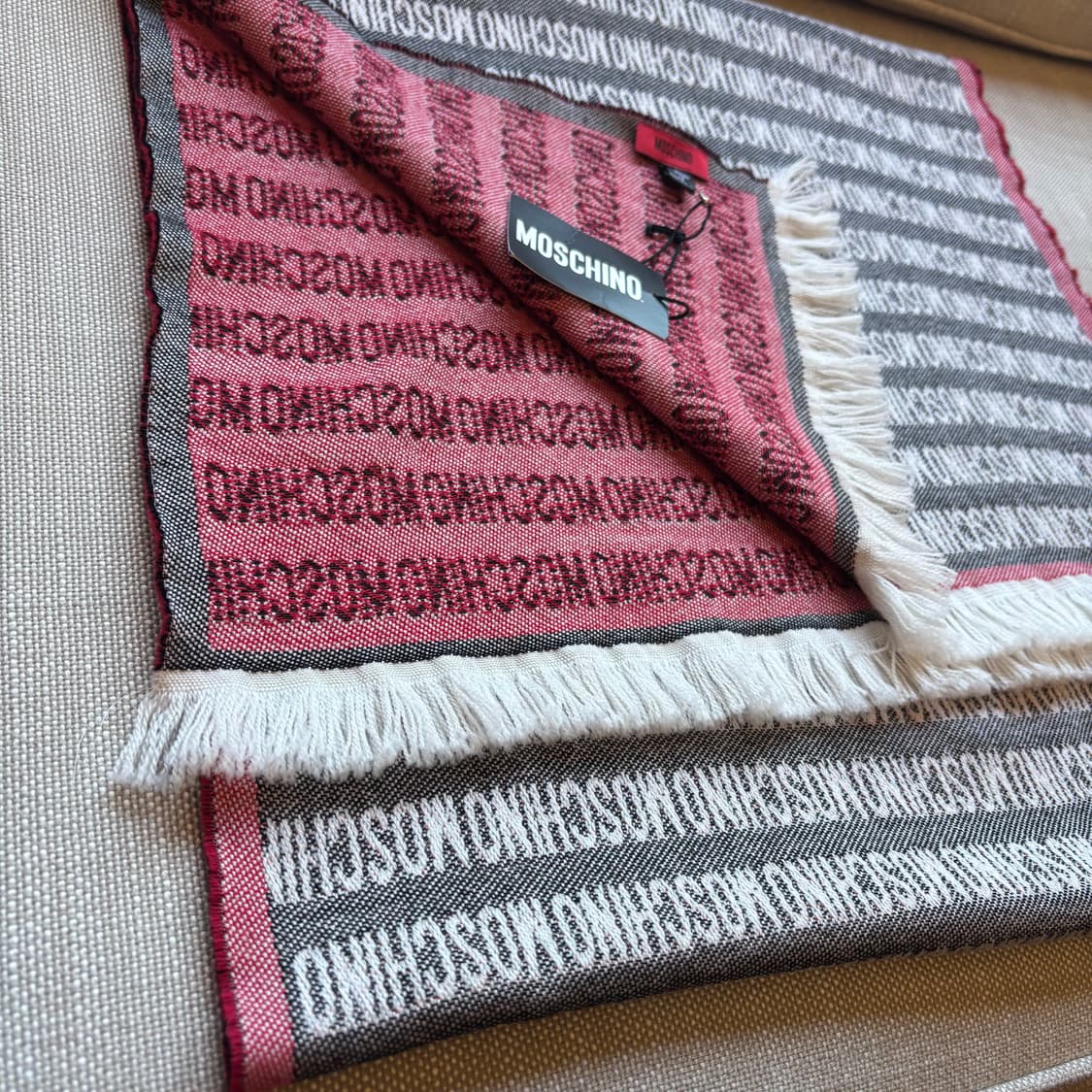 (새상품) 모스키노(Moschino)의 모노그램 로고 패턴 스카프 상품이미지3