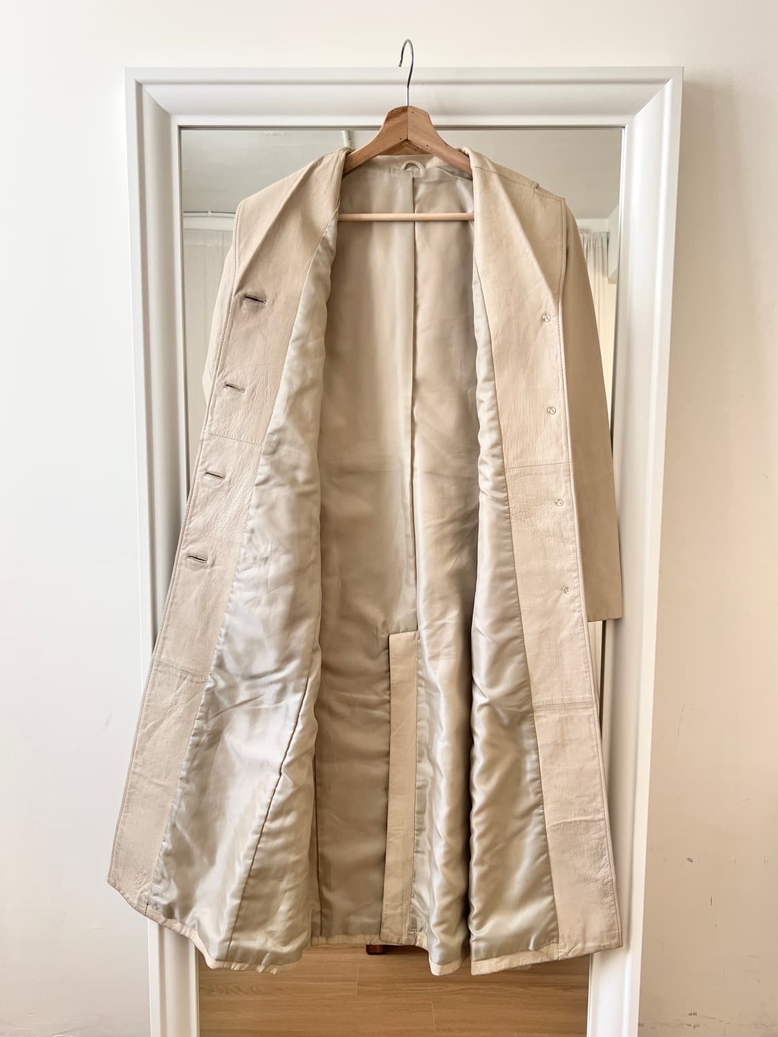 크림 아이보리 램스킨 레더 코트 상품이미지5