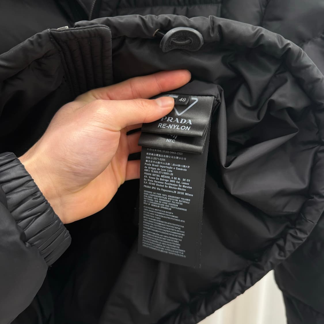 [NFC/48] 프라다 리나일론 다운 패딩 블랙 상품이미지5