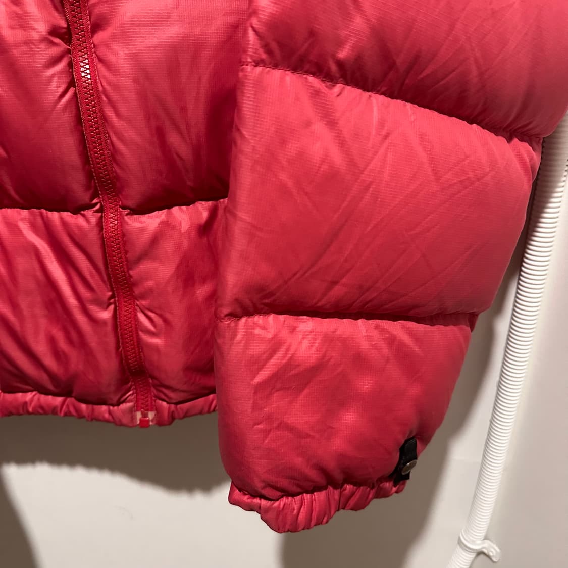 노스페이스 눕시 레드 패딩 상품이미지4