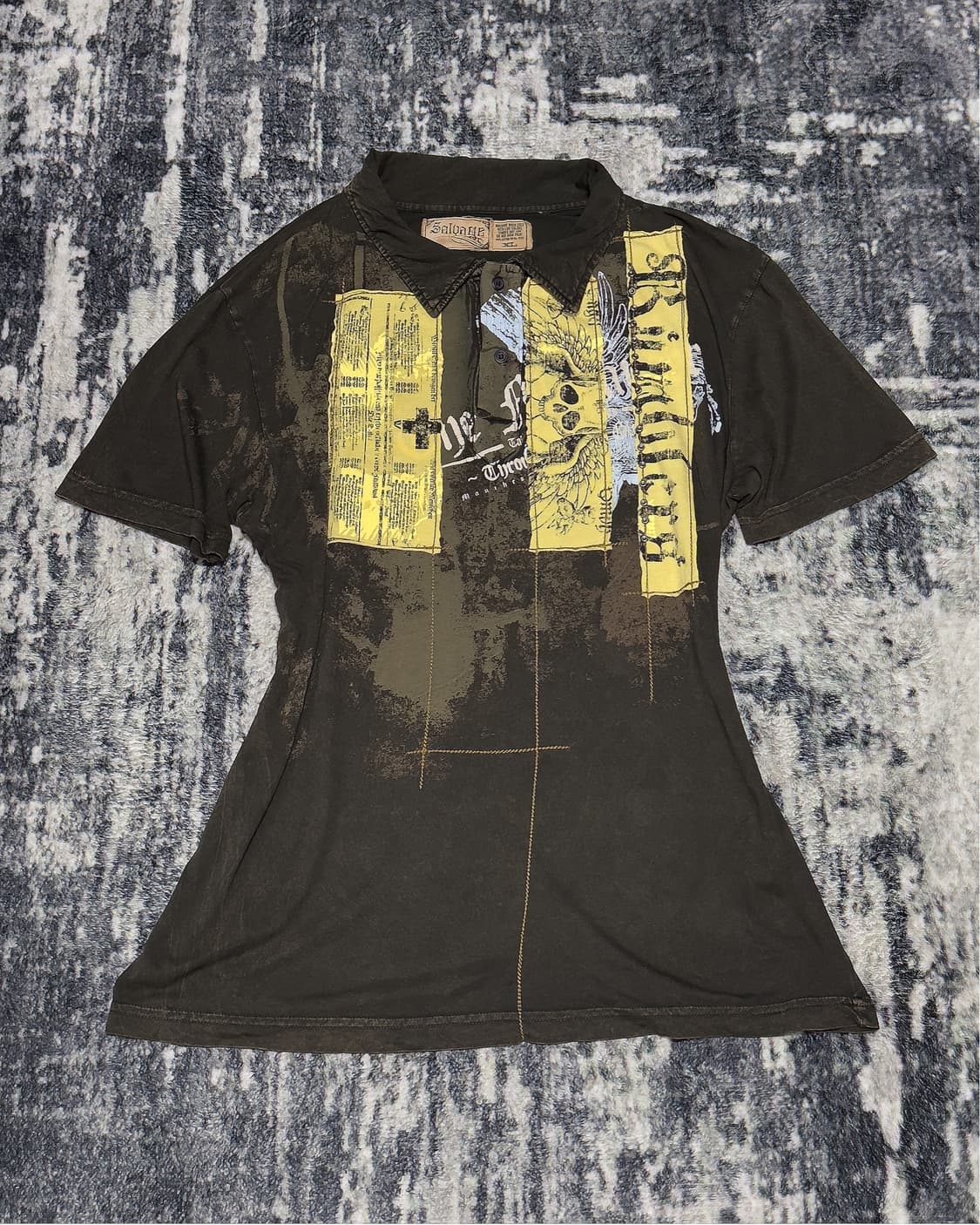 {SALVAGE} Gothic Graphic Henley Neck Tee 상품이미지3