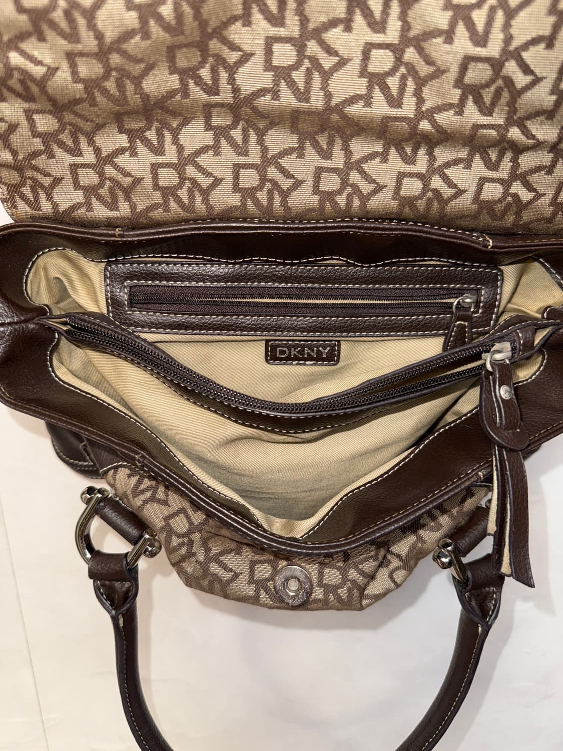 DKNY brown logo buckled shoulder bag 상품이미지5