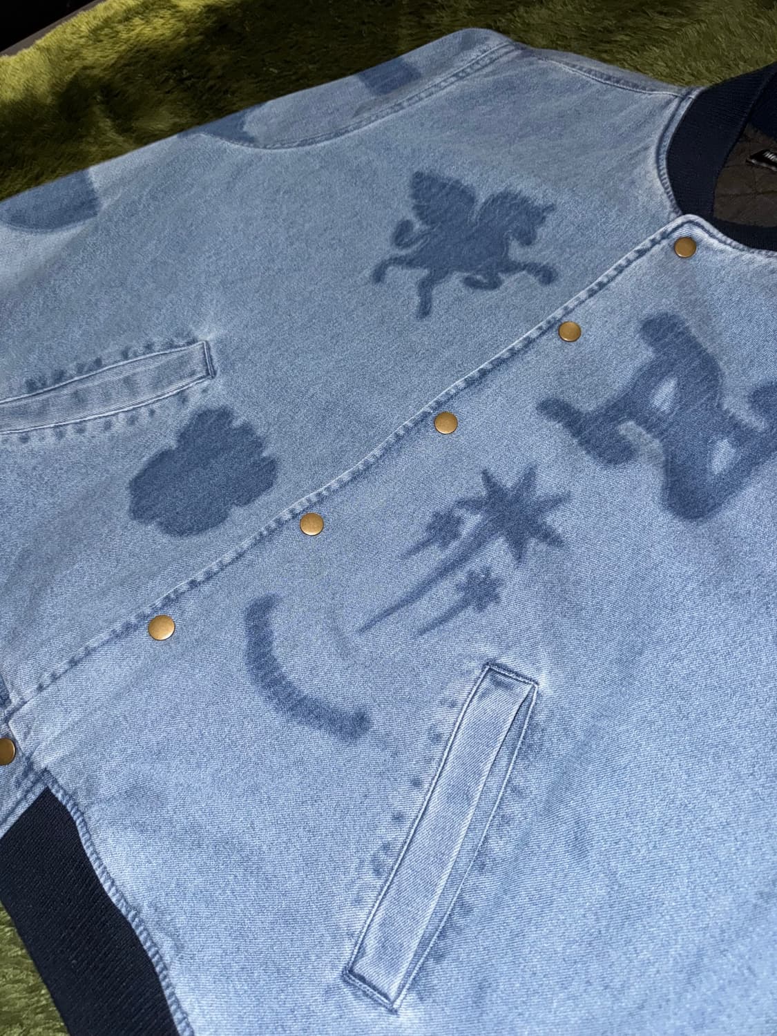 [L] 나이스고스트클럽 워시드 앰블럼 데님 바시티 자켓 상품이미지4