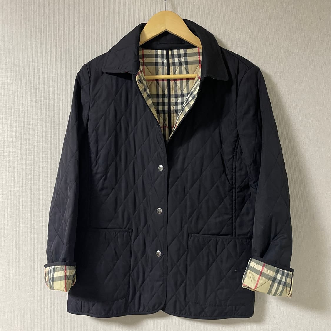 버버리 여성 퀄팅 점퍼 블랙 42 (66-77) 상품이미지2