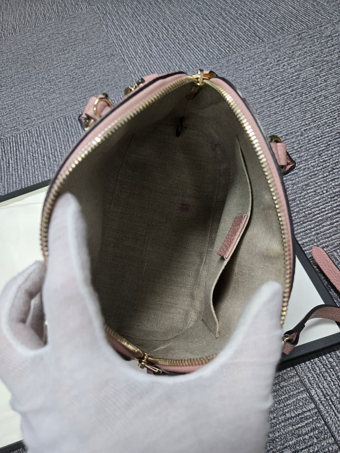 [특가][정품] 구찌 인터로킹 돔 크로스백 상품이미지8