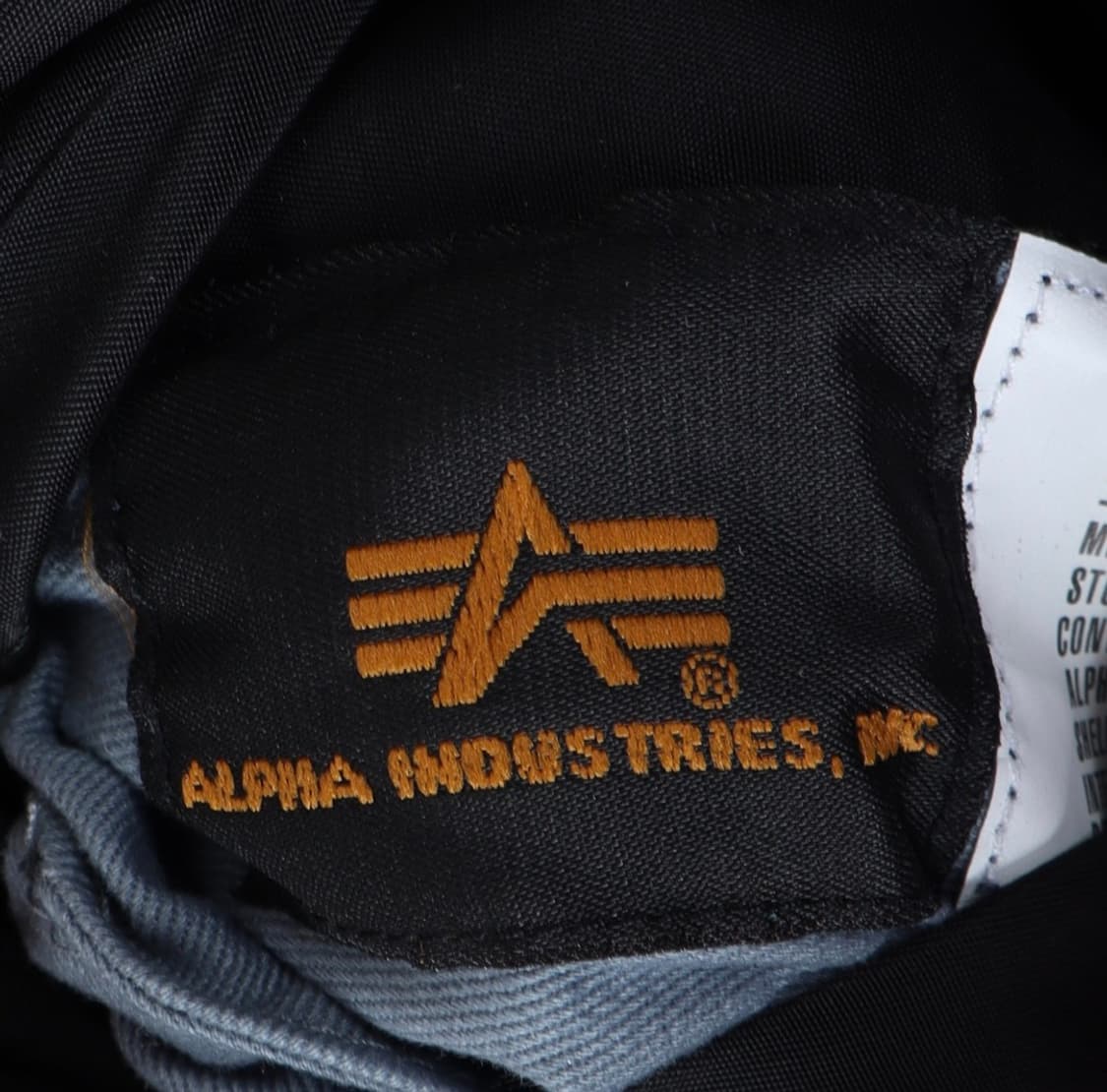 알파 인더스트리X어반 아웃피터스 MA1 항공점퍼 상품이미지4