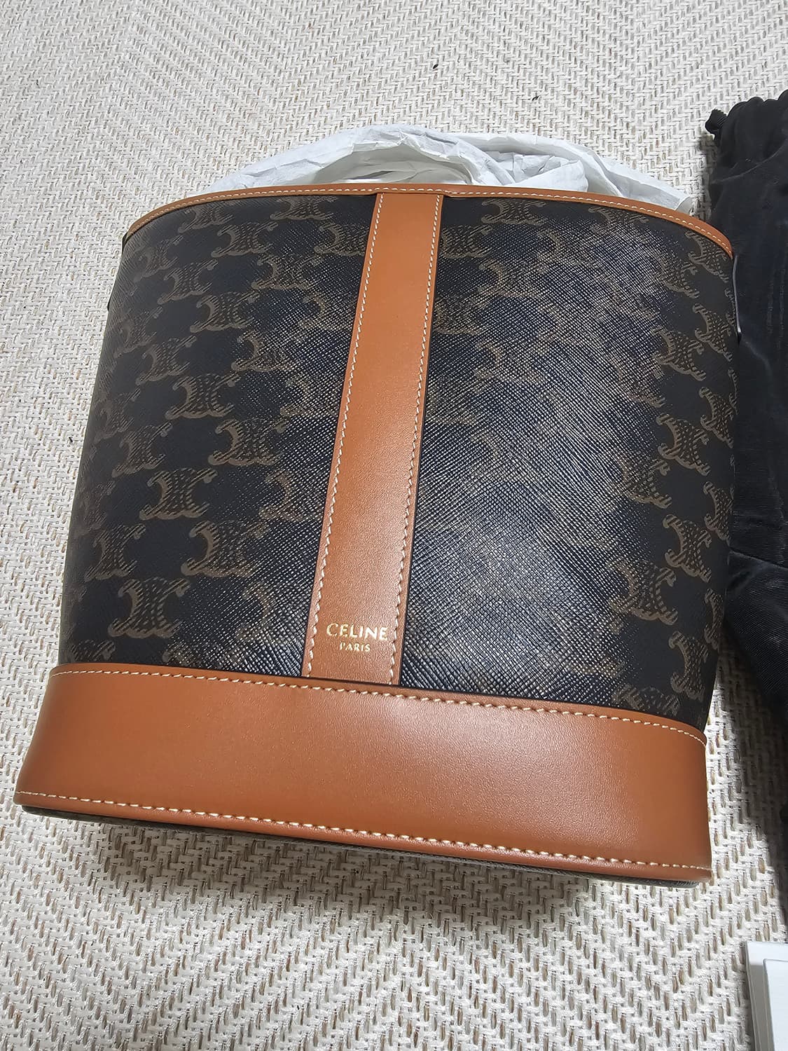 셀린느 스몰 버킷백 새제품 상품이미지2