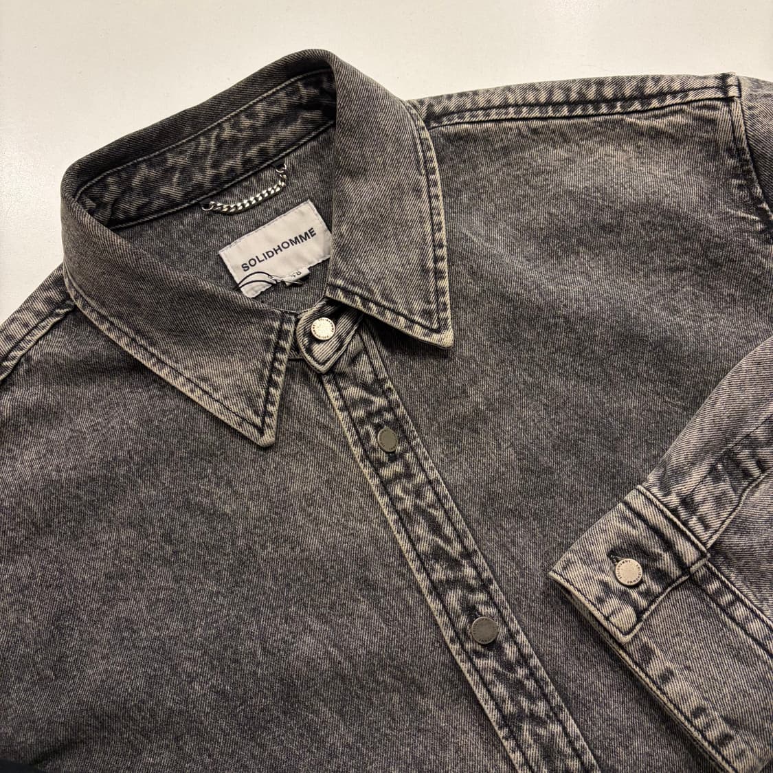 [48] 19FW 솔리드옴므 워싱 데님 셔츠 C656 상품이미지3