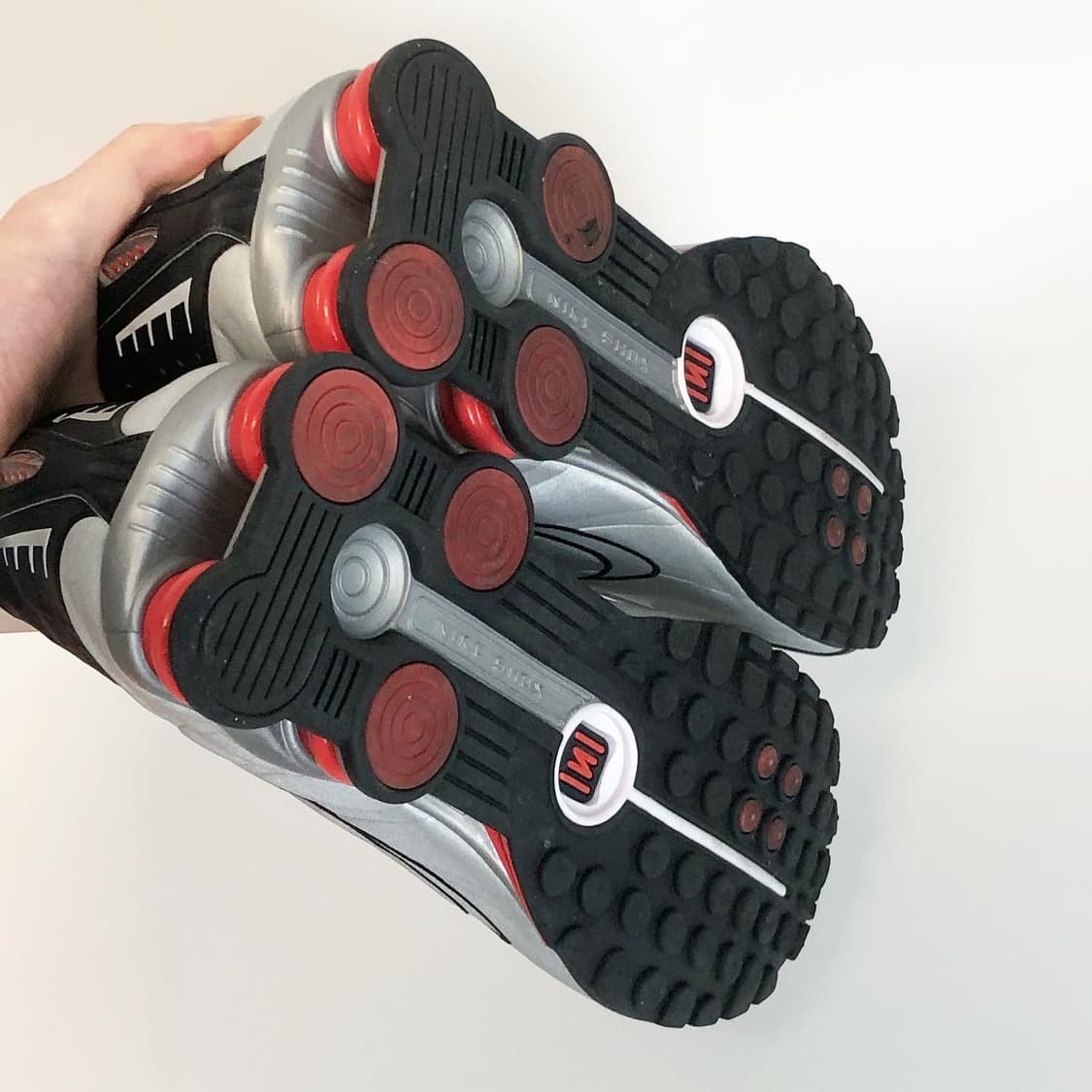 나이키 샥스 R4 블랙 메탈릭 실버 285 상품이미지5