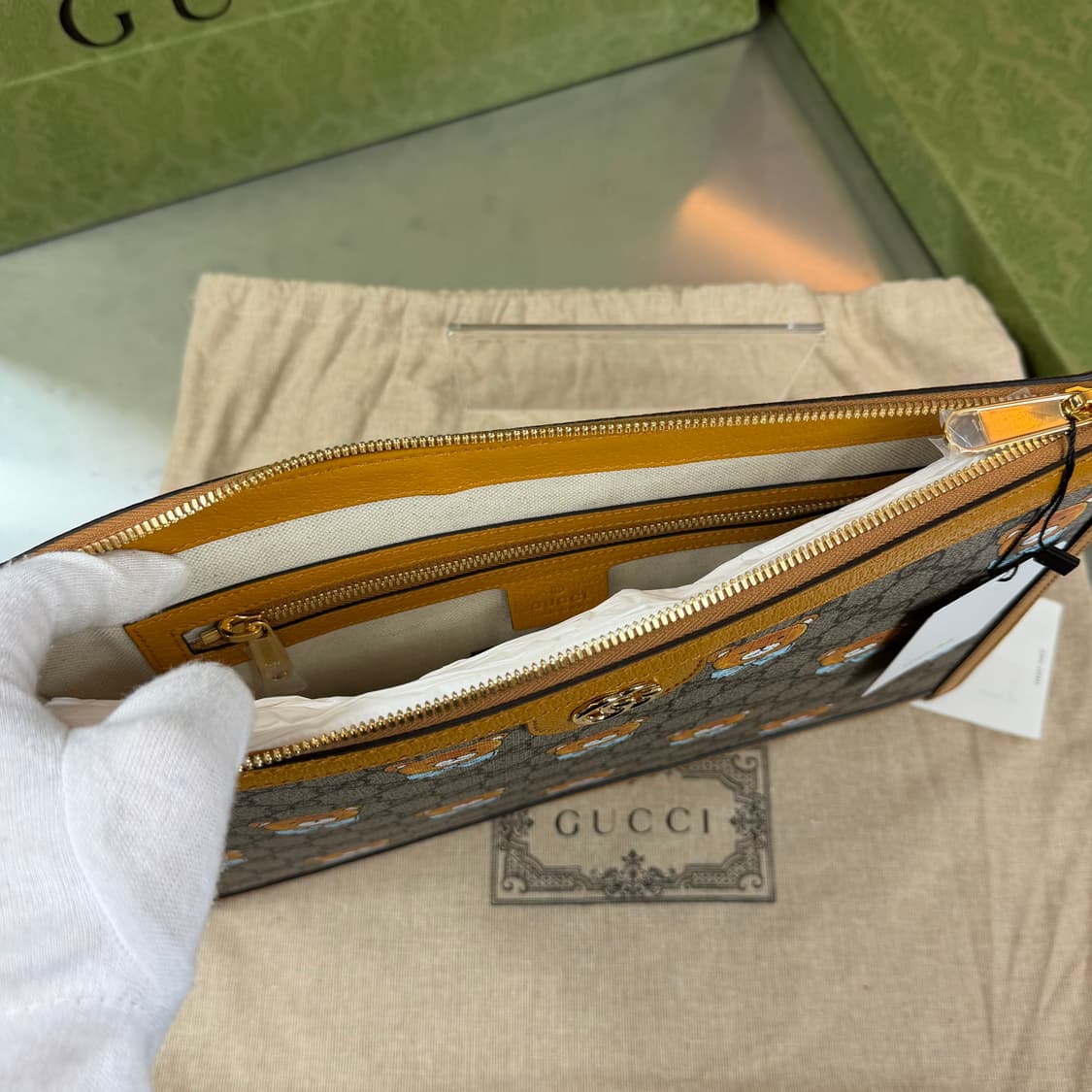 [리오브] 구찌 X 카이 GG 슈프림 포트폴리오 클러치 상품이미지4