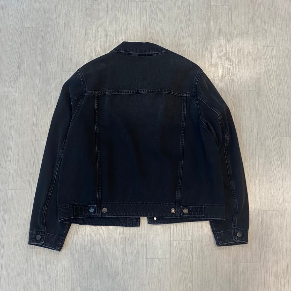 [새상품] 자라 흑청 데님 트러커 자켓 L 상품이미지4