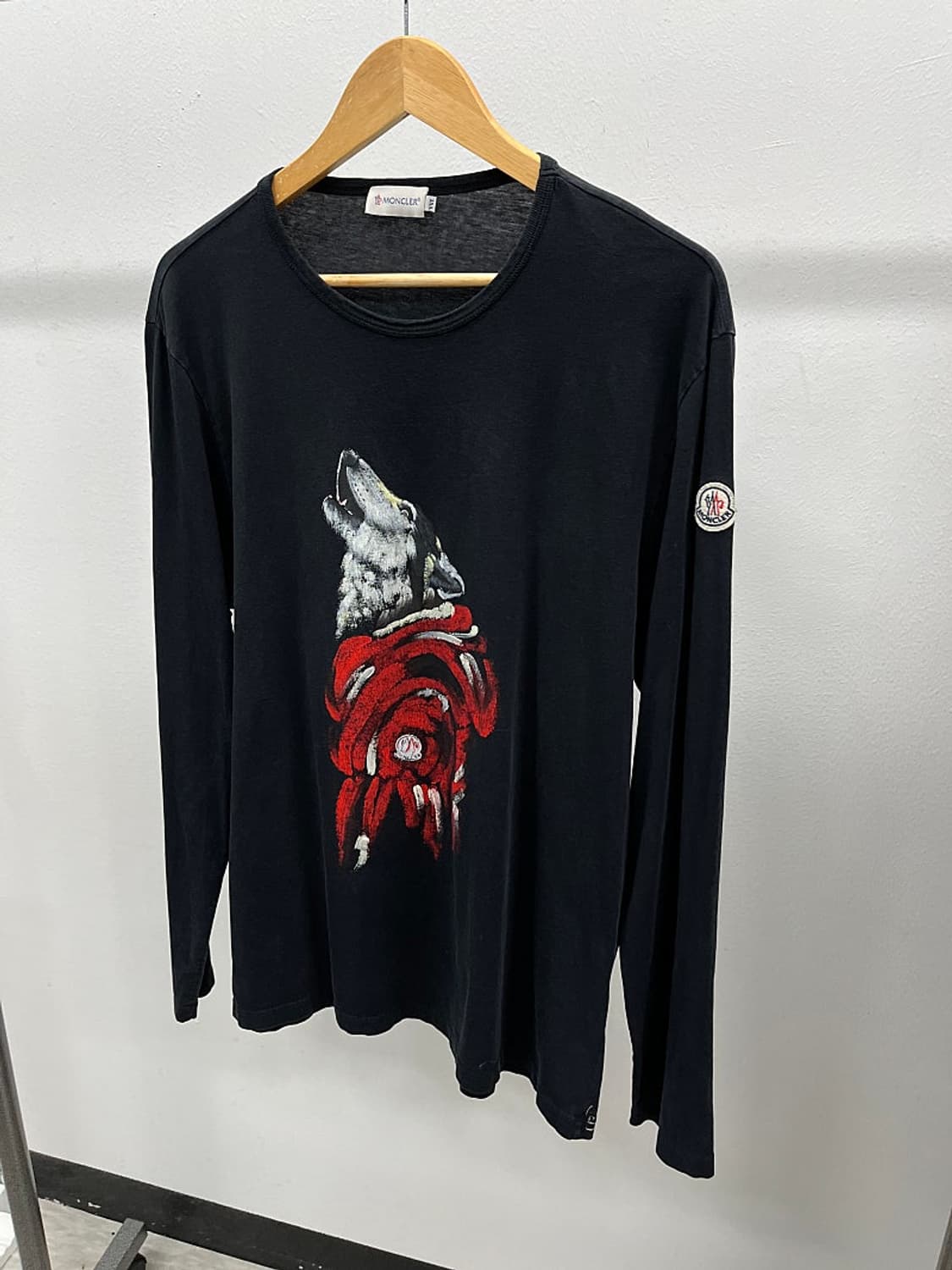 110) 몽클레어 울프 와펜 롱슬리브  상품이미지1