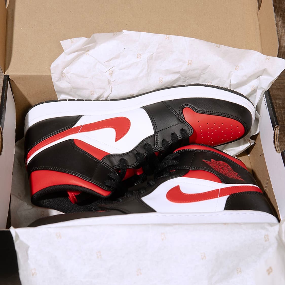 [290] 나이키 에어조던1 미드 파이어레드  상품이미지7