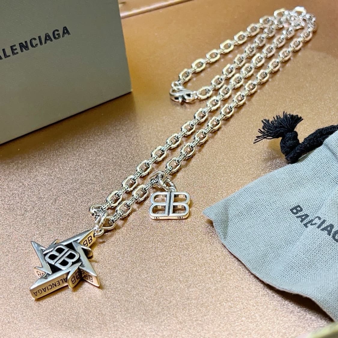 발렌시아가 목걸이 상품이미지3