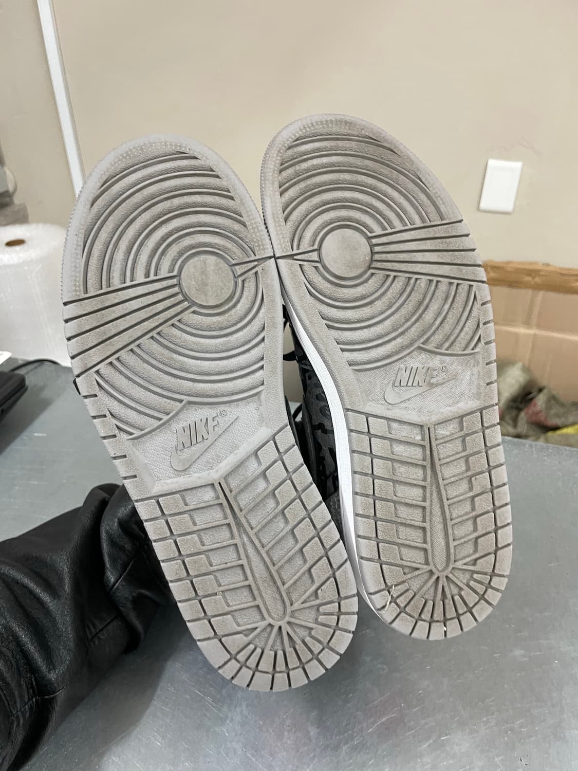 나이키 에어 조던 1 레트로 하이 OG 리벨리어네어 260 상품이미지6