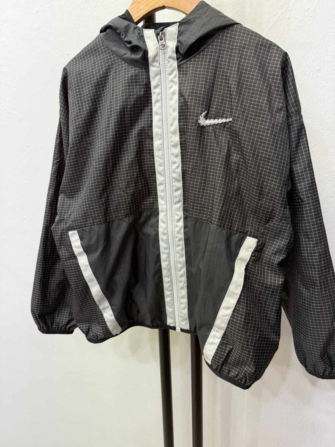 정품) 나이키 주니어 및 여성 바람막이 L 상품이미지3