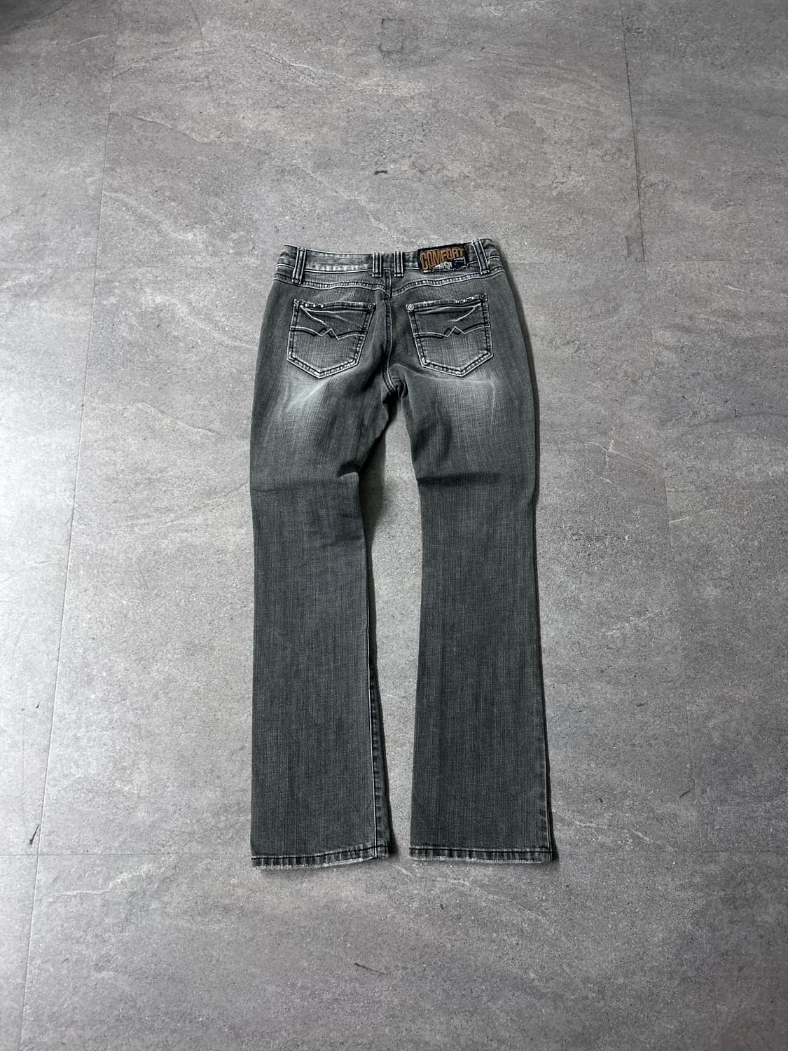 Light Grey Studded Flare Low-rise Jeans 상품이미지7