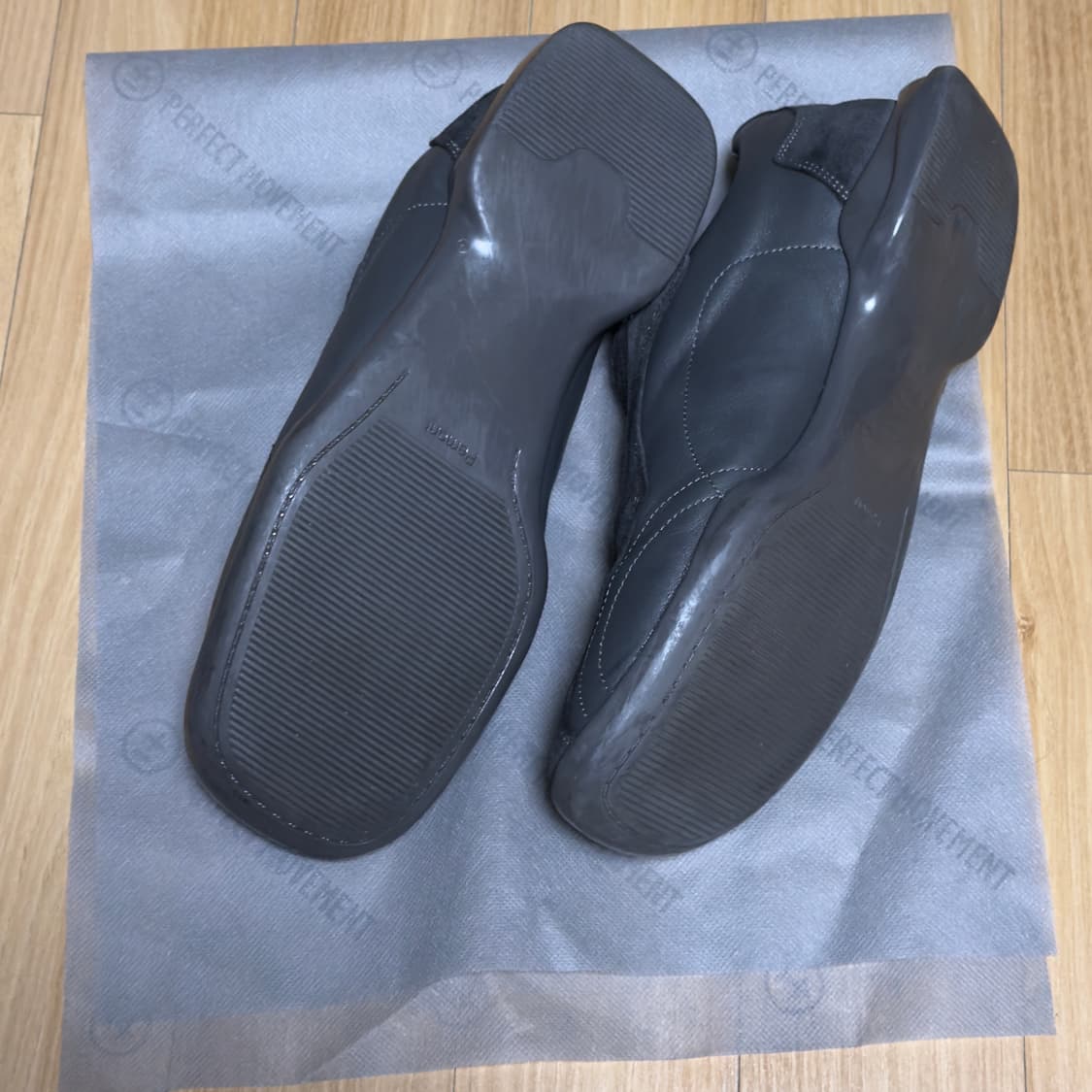 페몬트 노운 스퀘어 회색 270 상품이미지3