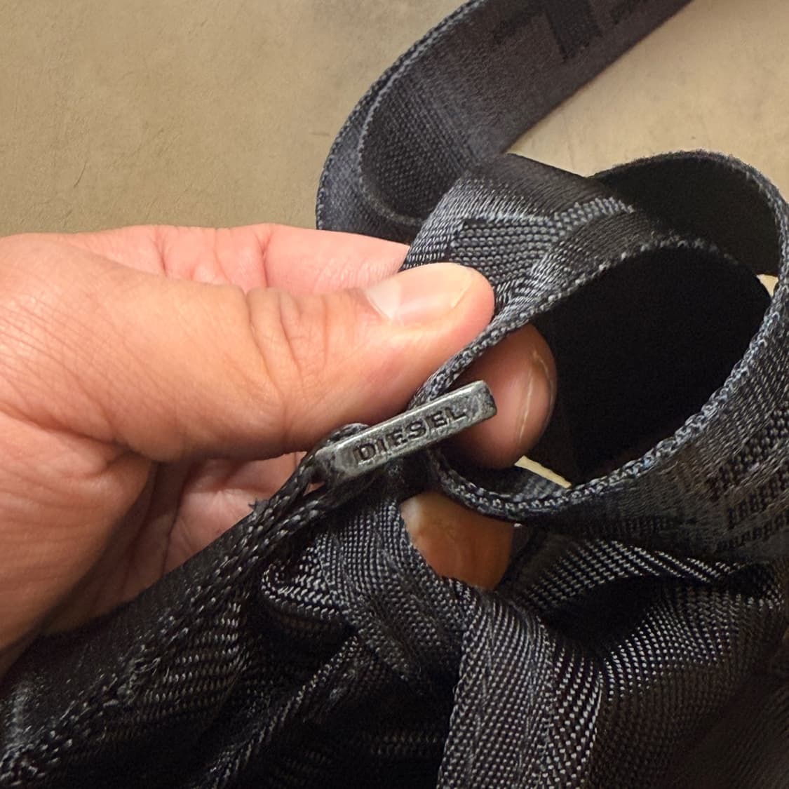 디젤 스펠아웃 메신저백 상품이미지5