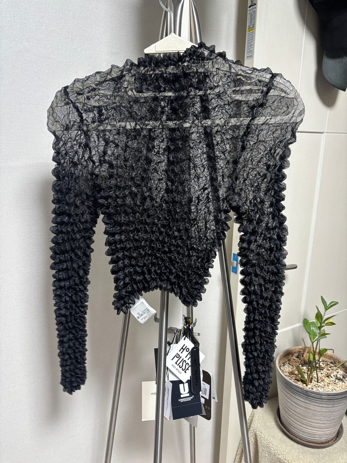 LEINWANDE POOPOKO 블랙 탑  상품이미지5