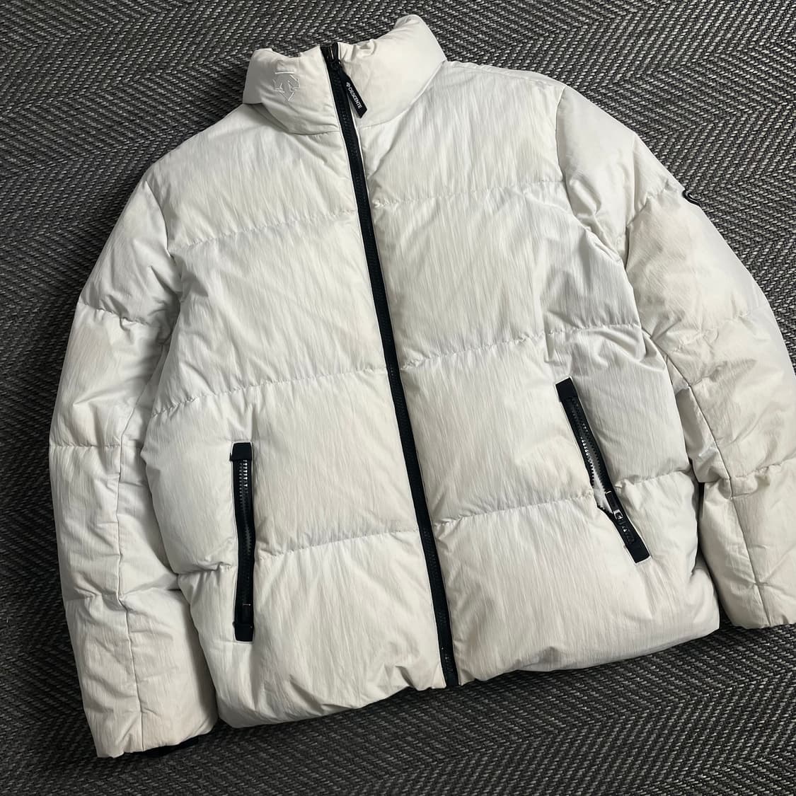 데상트 패치 로고 다운 푸퍼 패딩y 3767 상품이미지1