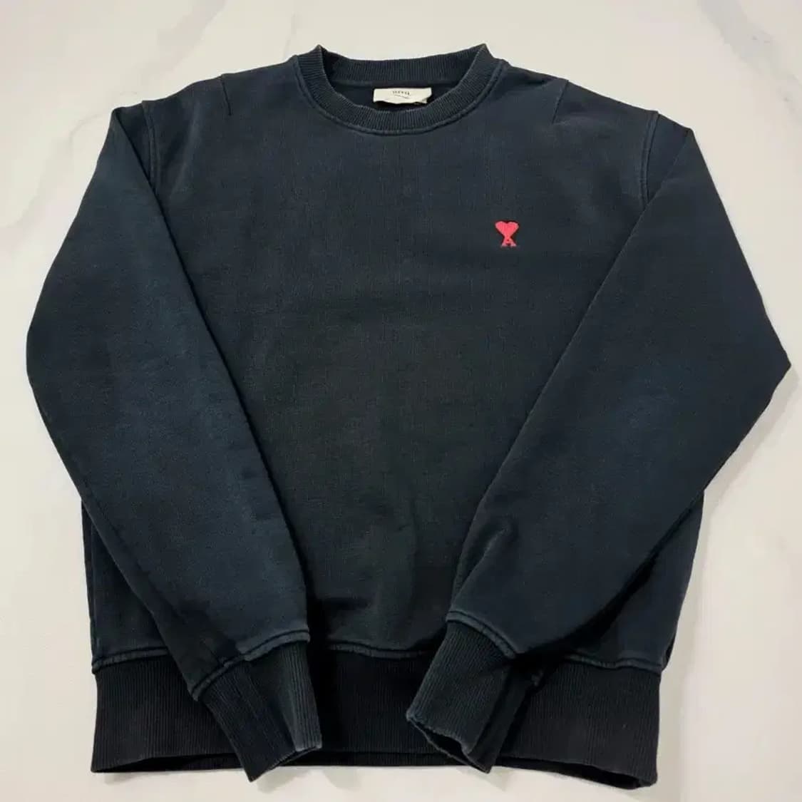 [정품] 아미(AMI) 스몰 하트 로고 맨투맨 블랙 95 상품이미지9