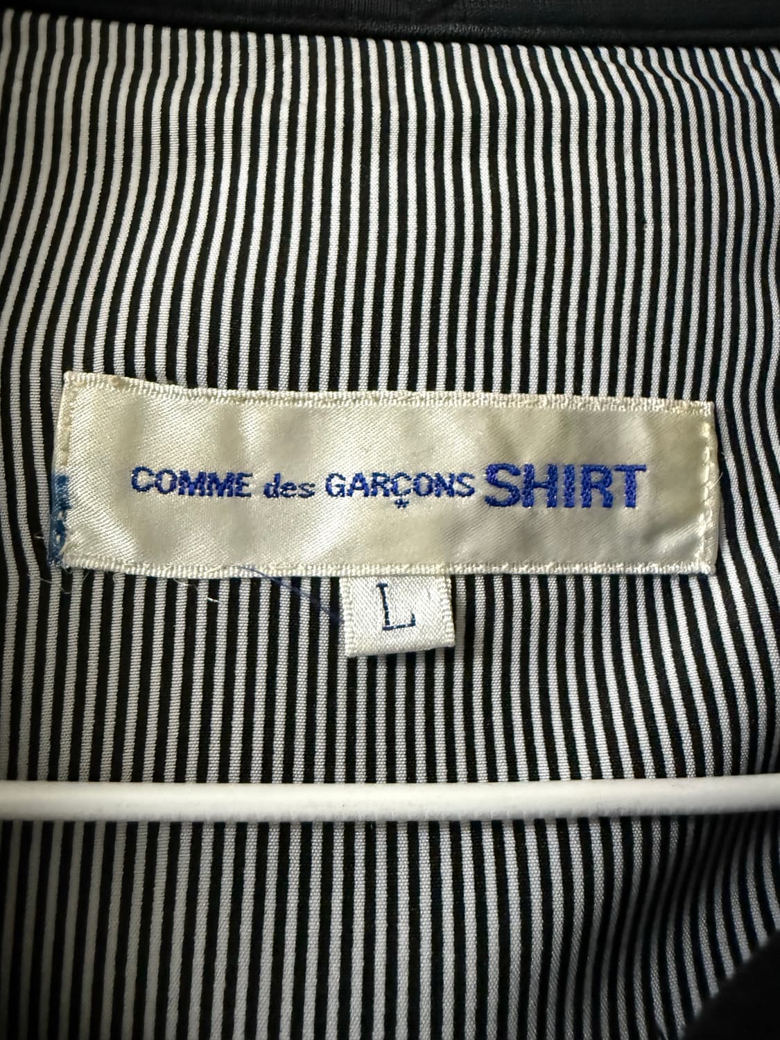 꼼데가르송 셔츠 라인의 블랙 벨티드 트렌치 숏코트 상품이미지5