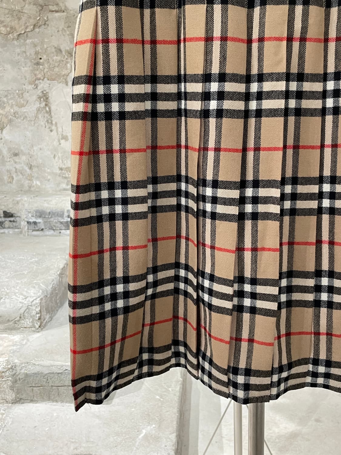 버버리 베이지 노바체크 핀턱 롱 스커트 상품이미지4