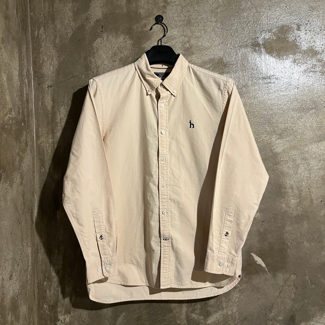 헤지스 코튼 솔리드셔츠 상품이미지1